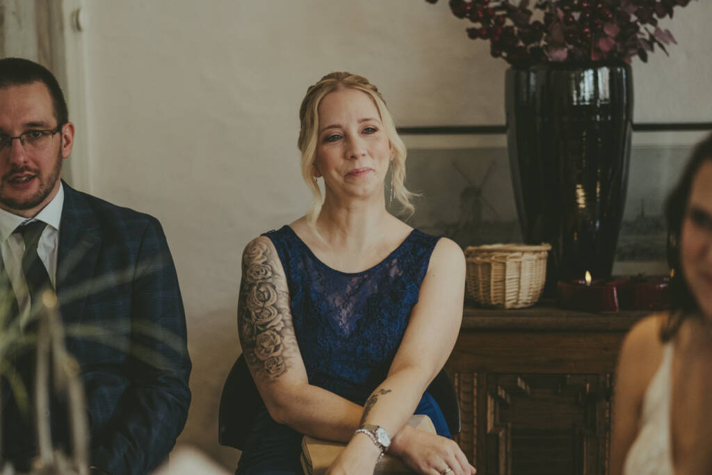 Brautpaar im Sonnenuntergang bei der Hochzeit am Averdunkshof in Neukirchen-Vluyn