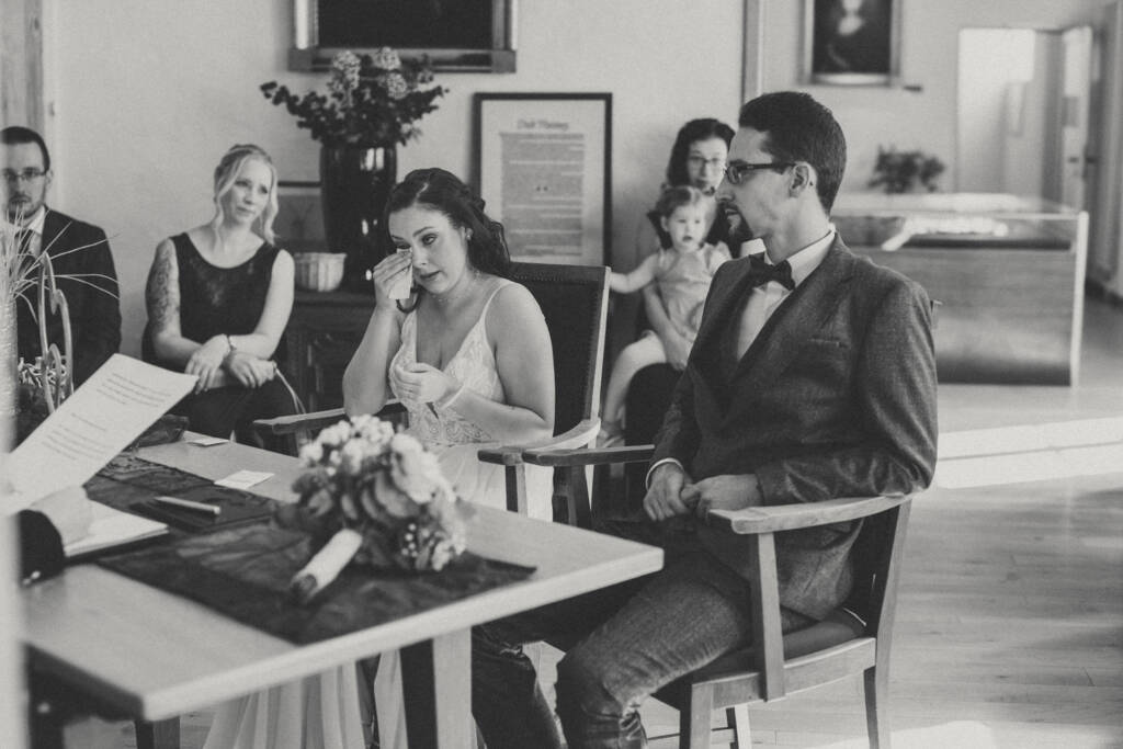 Brautpaar im Sonnenuntergang bei der Hochzeit am Averdunkshof in Neukirchen-Vluyn