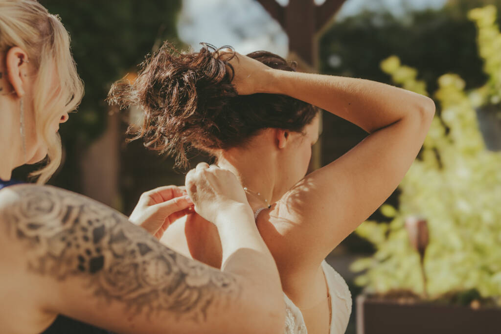 Brautpaar im Sonnenuntergang bei der Hochzeit am Averdunkshof in Neukirchen-Vluyn