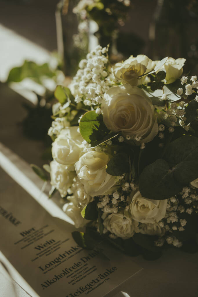 Brautpaar im Sonnenuntergang bei der Hochzeit am Averdunkshof in Neukirchen-Vluyn