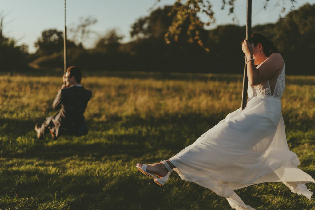 Brautpaar im Sonnenuntergang bei der Hochzeit am Averdunkshof in Neukirchen-Vluyn